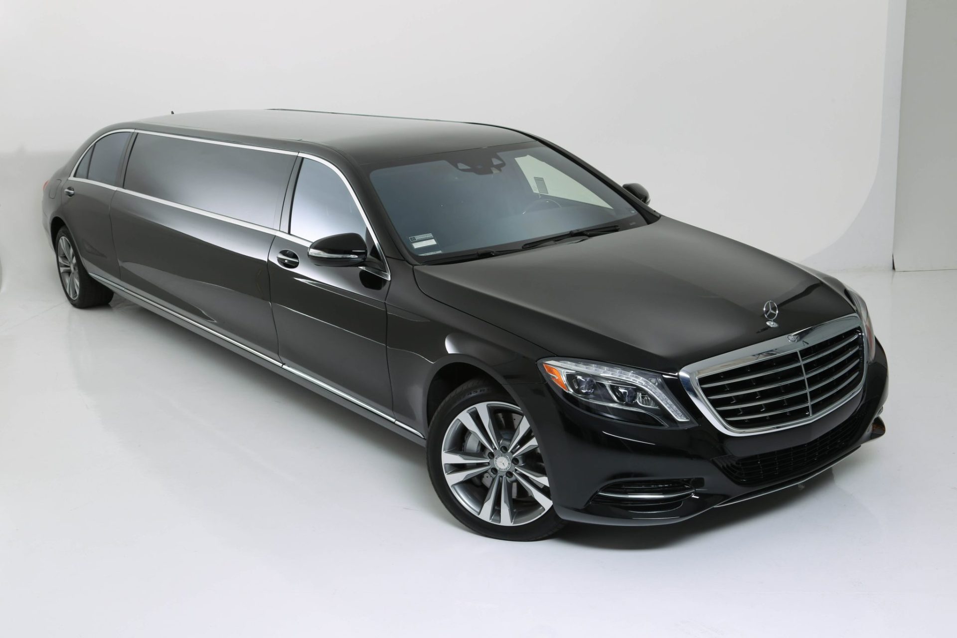 Mercedes Benz S-Class Stretched Limousine - Exterior Photo #8