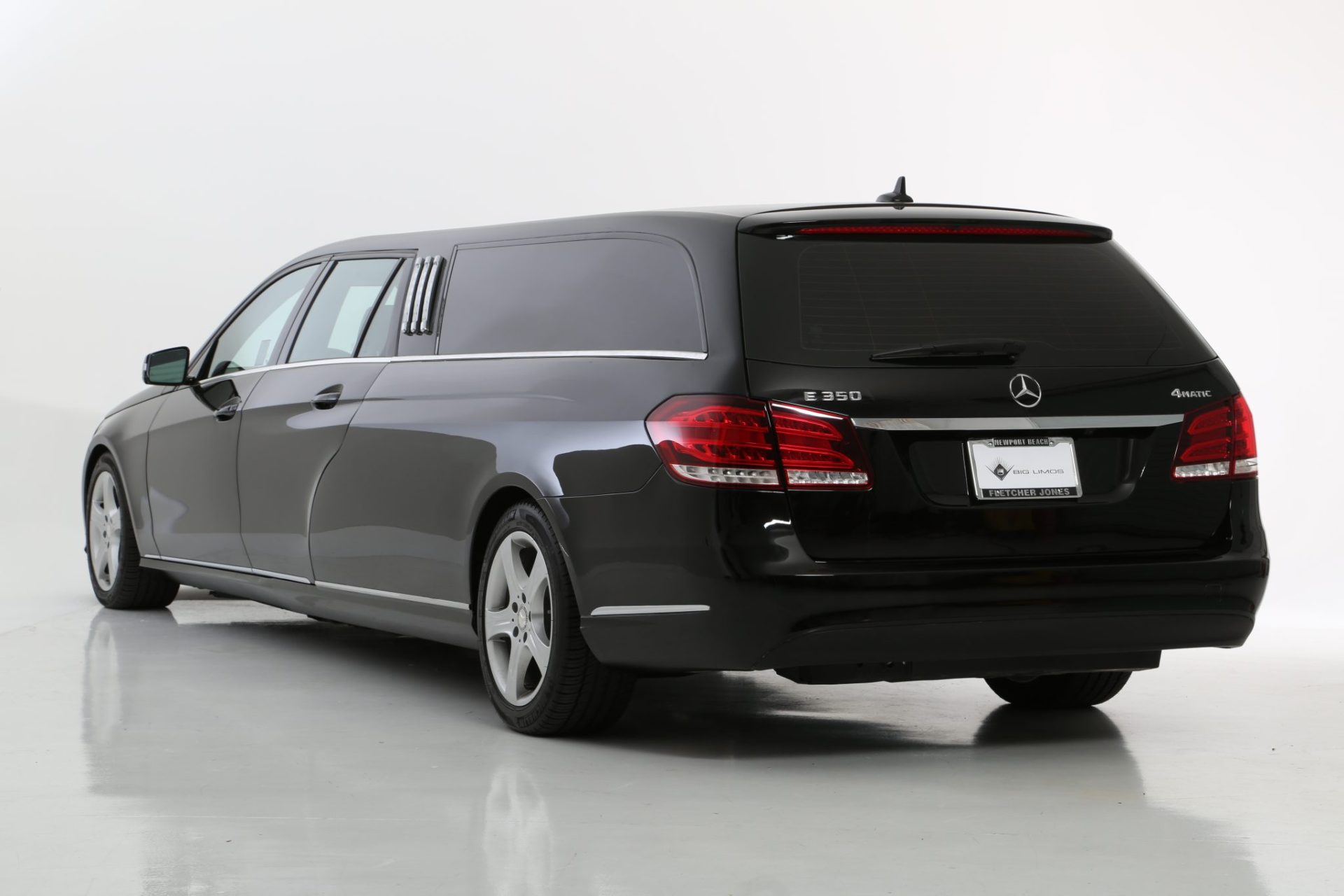 Mercedes Benz S-Class Hearse Limousine - Exterior Photo #12