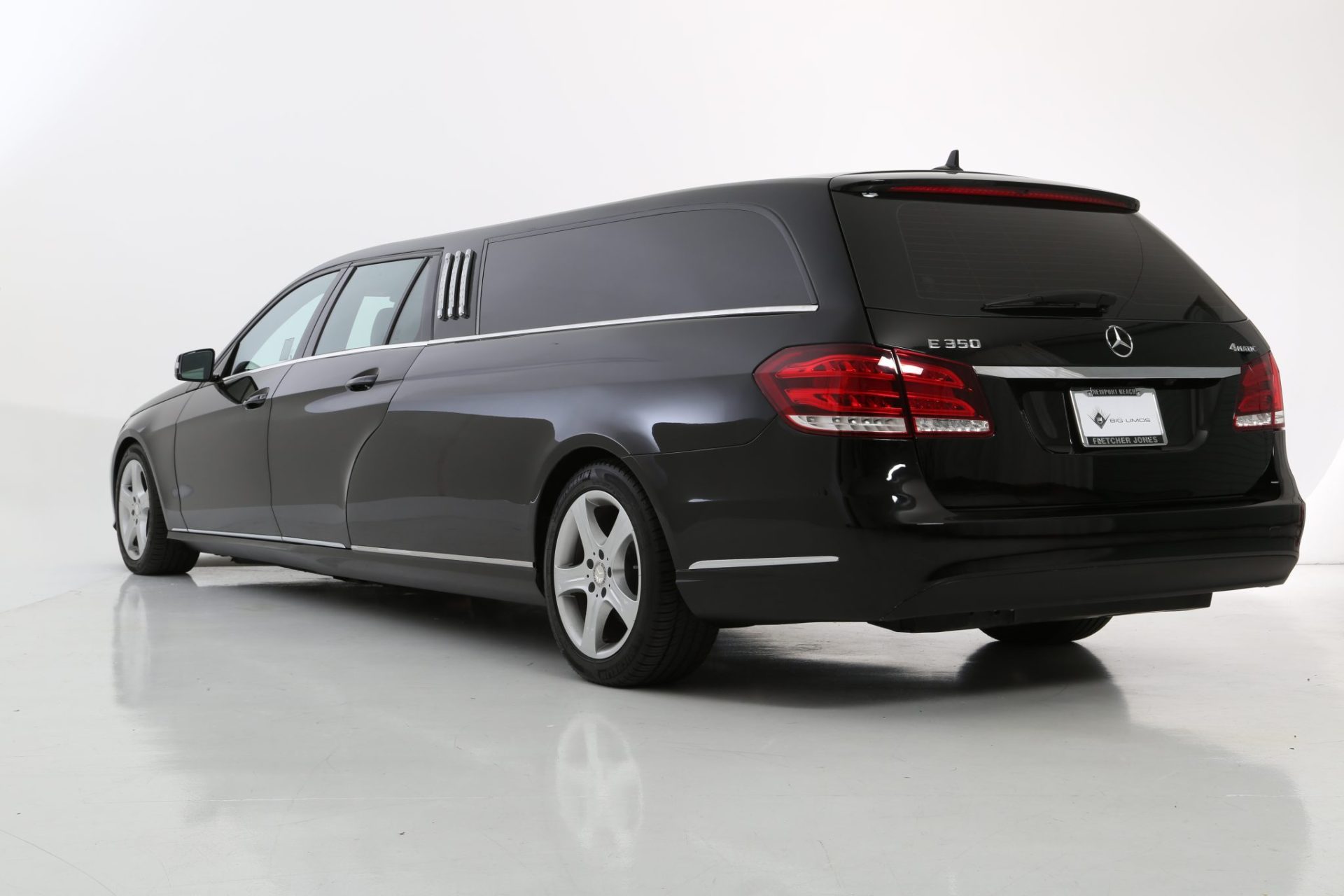 Mercedes Benz S-Class Hearse Limousine - Exterior Photo #13