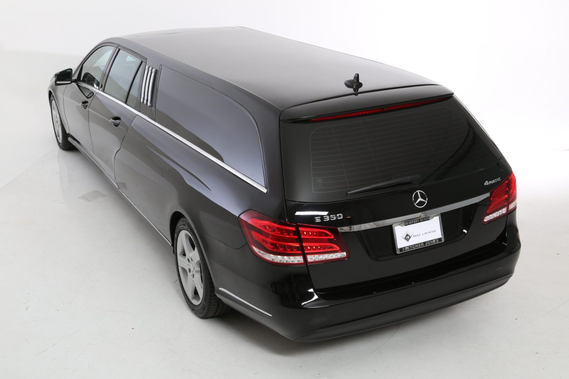 Mercedes Benz S-Class Hearse Limousine - Exterior Photo #14