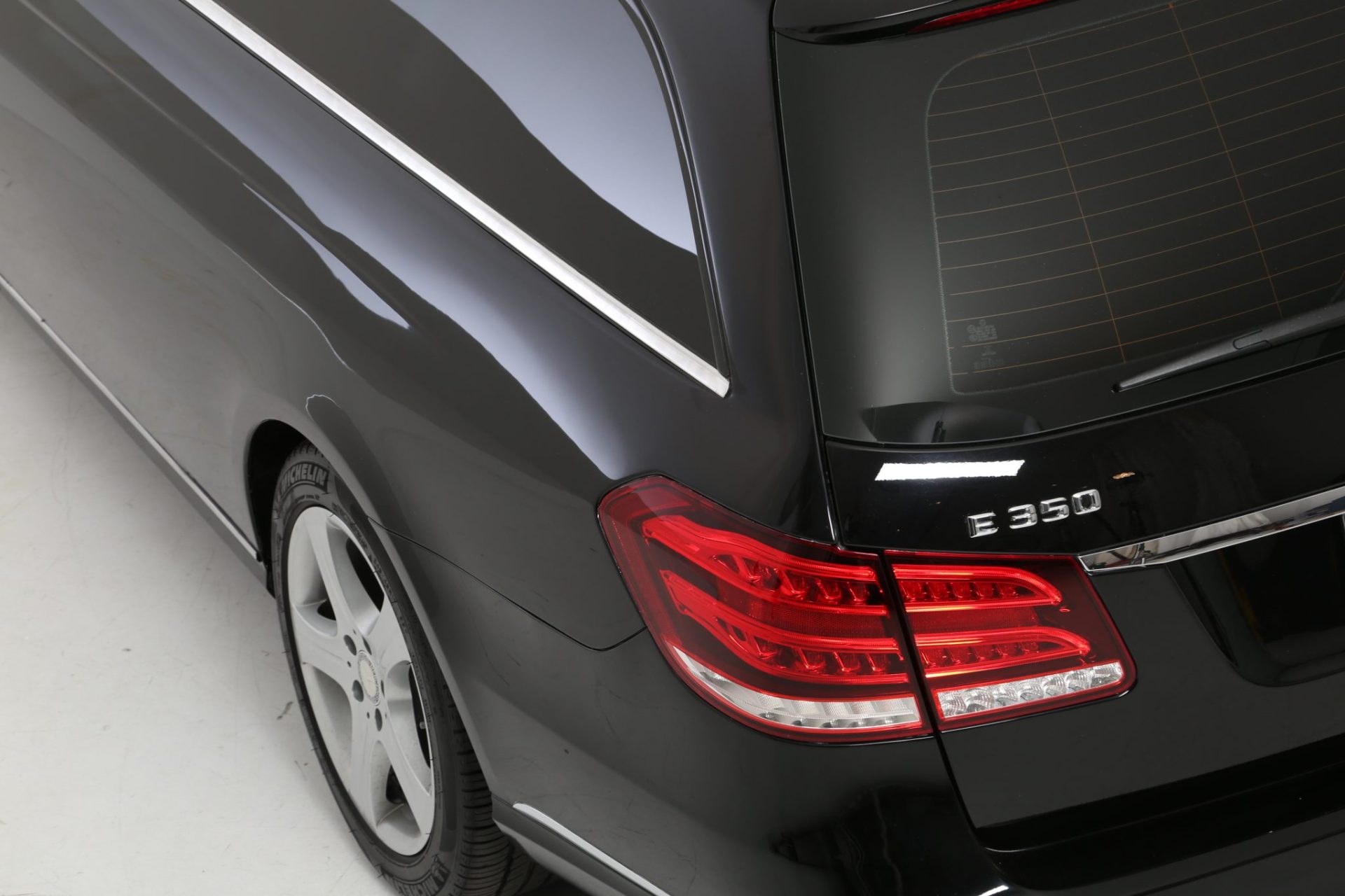 Mercedes Benz S-Class Hearse Limousine - Exterior Photo #32