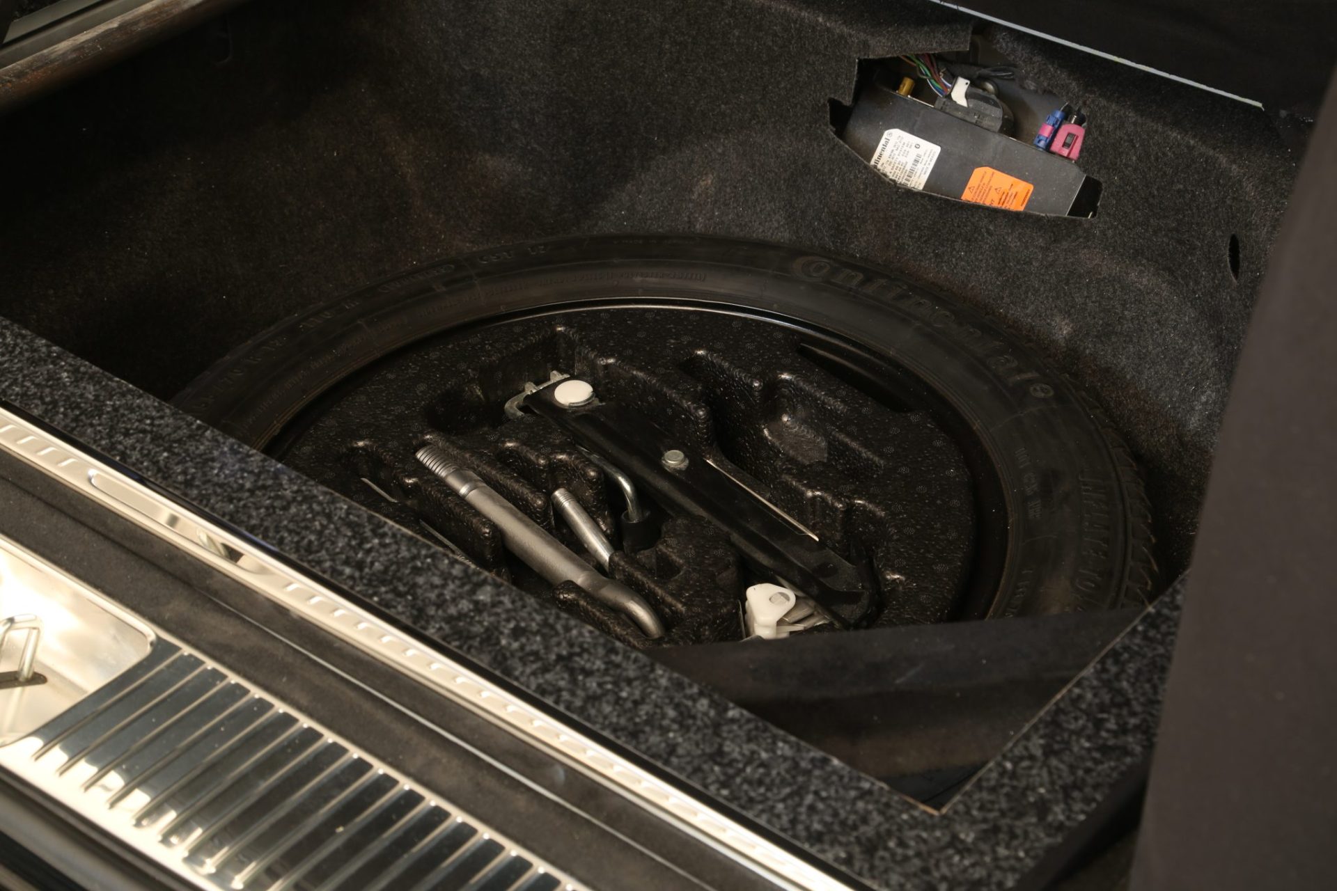 Mercedes Benz S-Class Hearse Limousine - Interior Photo #12