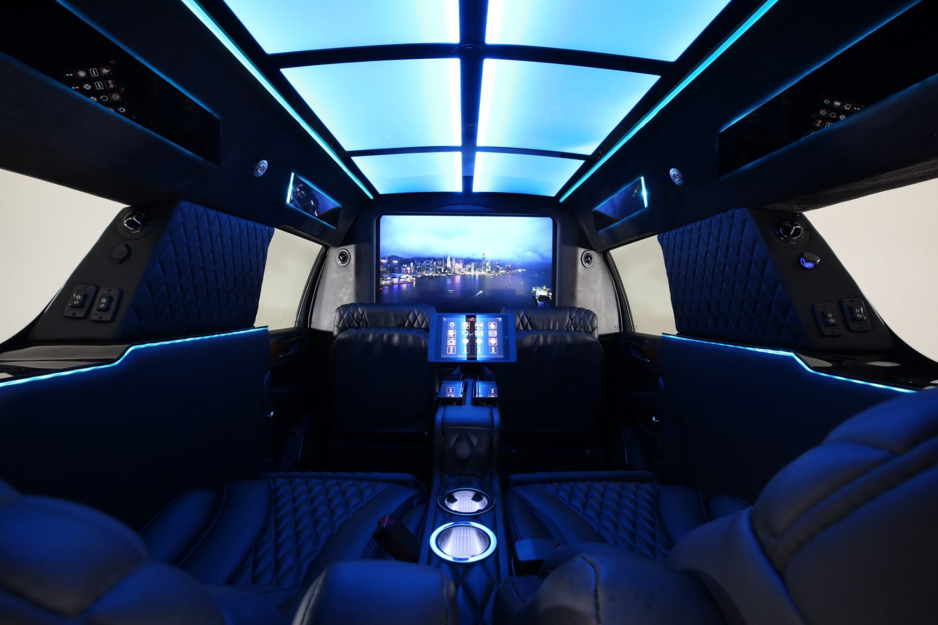 Cadillac Escalade ESV Limousine - Interior Photo #42